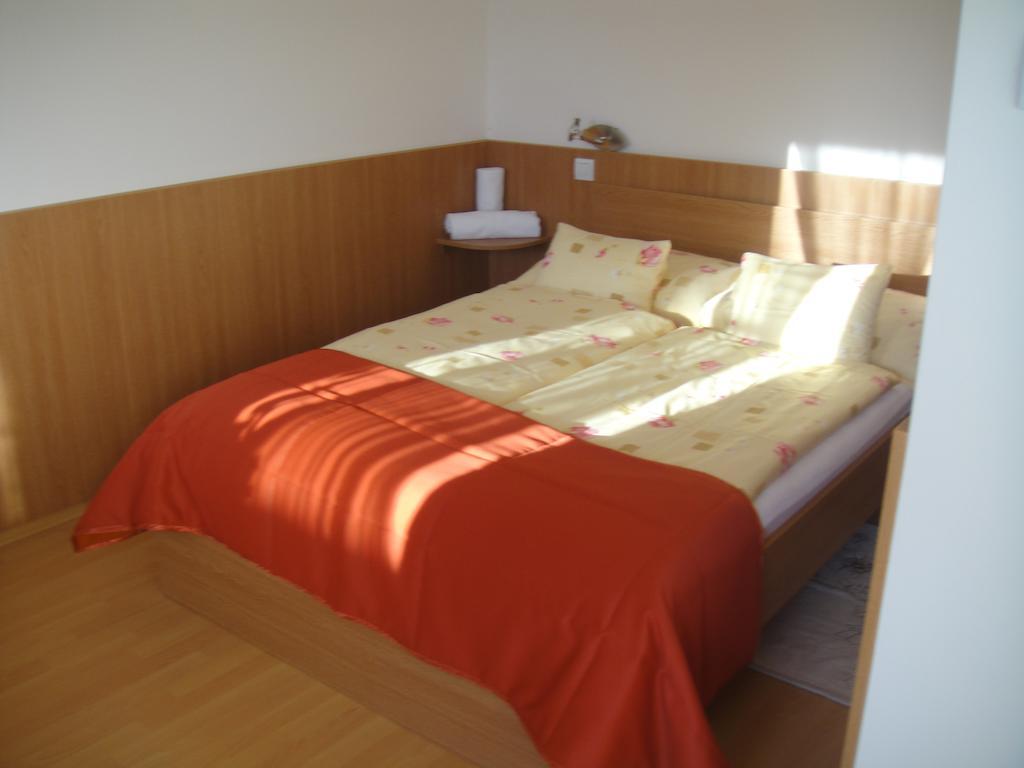 Paks Panzió Hotel Ruang foto